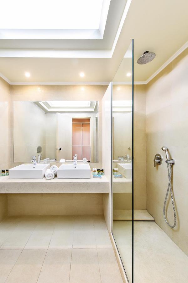 Suite Promo con piscina privata e vista entroterra